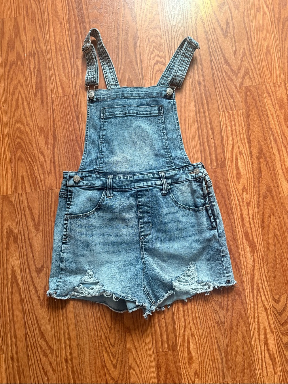 Cute summertime overalls ☀️